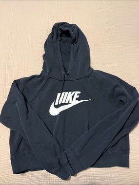 Women’s Nike Black Cropped Hoodie